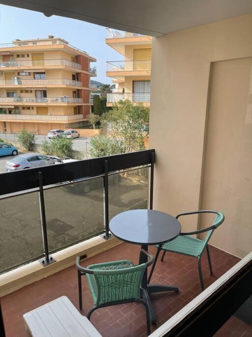 Proche Mer Et Centre Appart 2 Pieces Wifi&Clim Sainte-Maxime Zewnętrze zdjęcie